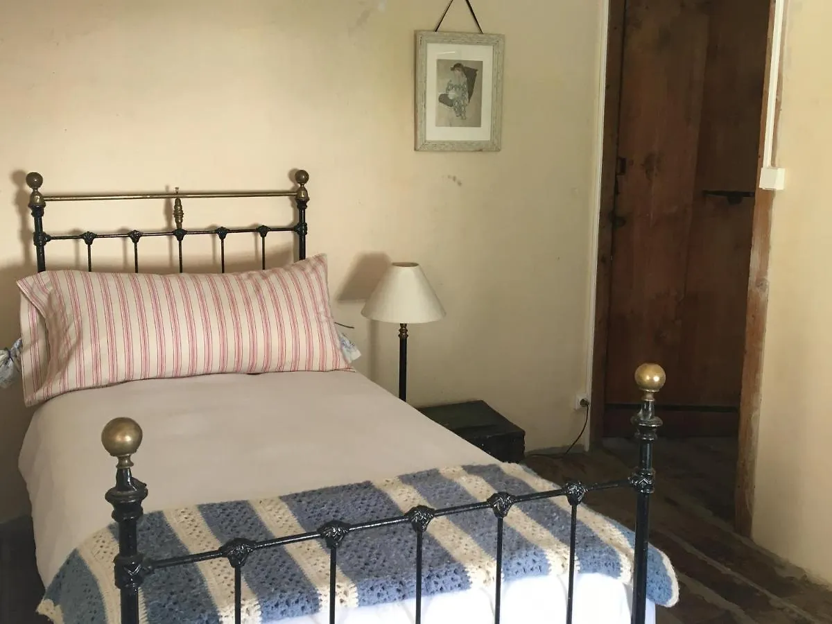 La Maison Sur La Riviere Vabre Bed & Breakfast